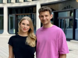 Die beiden Gründer der Unified API Plattform Kini