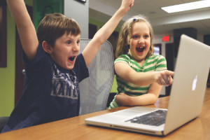kids-infrontof-laptop_blogpost